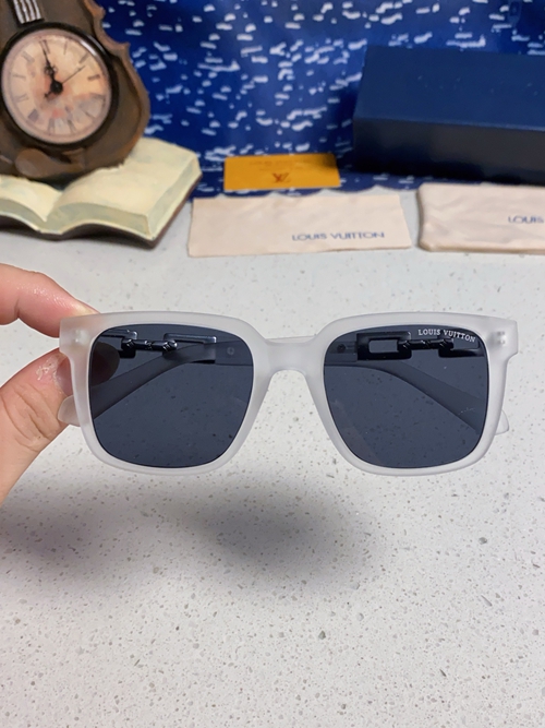 ルイヴィトンサングラス内部構造